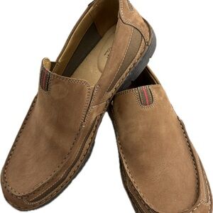 Men’s Clark’s Collection brown nubuck size 10 W loafer